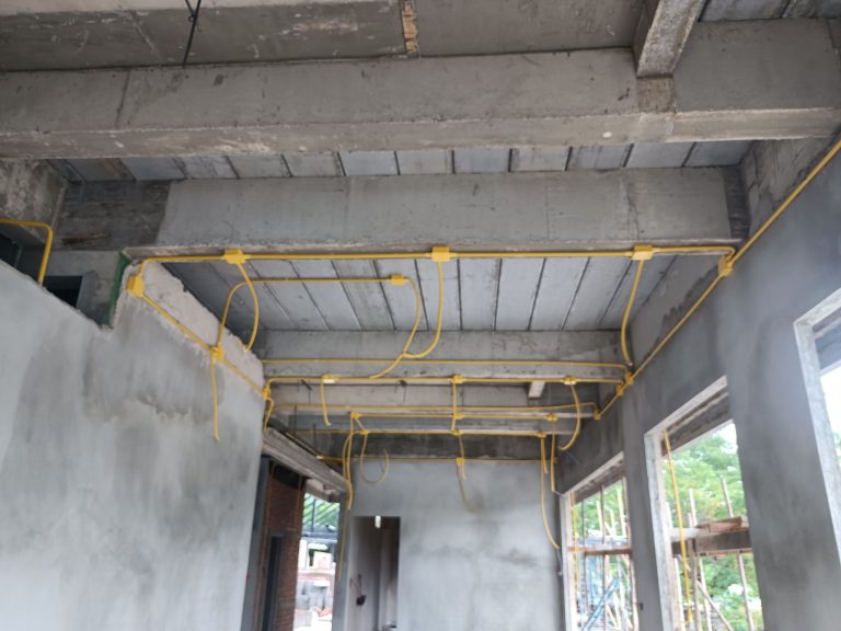 งานเดินสายไฟ ติดตั้งไฟฟ้าภายใน–ภายนอก โดยทีมช่างไฟมากประสบการณ์