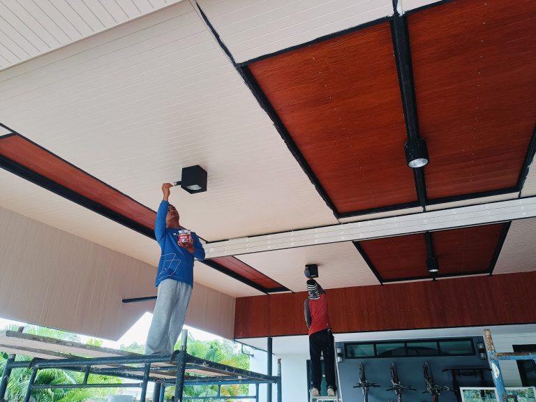 งานทาสีไม้ระแนง เพิ่มความสวยงามและยืดอายุการใช้งาน